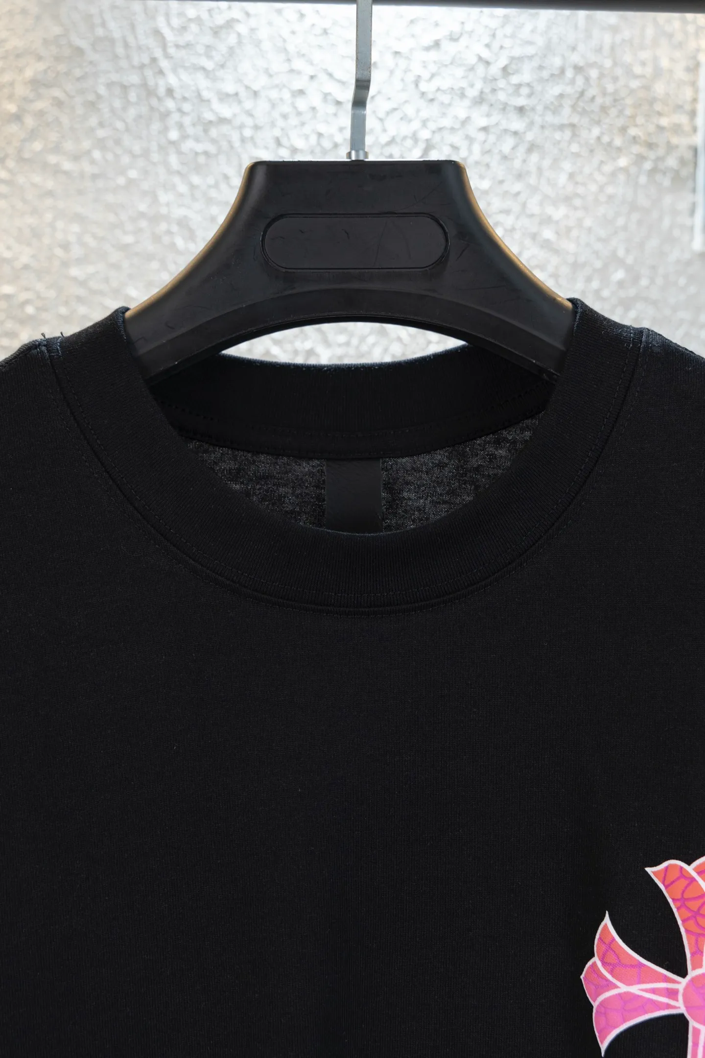 🅿️190 model number k735 Chrome hearte/Chrome heart ch 25ss Miami limited Sanskrit printed T-shirt short sleeves. A must-have item for daily commuting for men and women in light luxury. The correct version is welcome to compare. Detailed features: ·280 grams of 100% cotton double yarn jersey fabric. ·Custom-dyed in the same vat with special thickened 32 count double-strand 1x1 thread. ·Double-needle cross-stitch technology. ·Original main mark washed hangtag. COLOUR: Black White SIZE: xs s m L